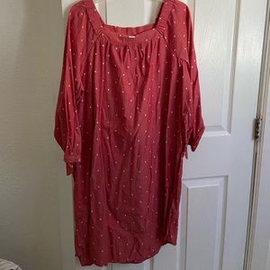 Old Navy Red knee high dress. Size XL. Fairly new. Only worn once.